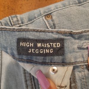 Great condition!! Aeropostale jeans size 0 Short